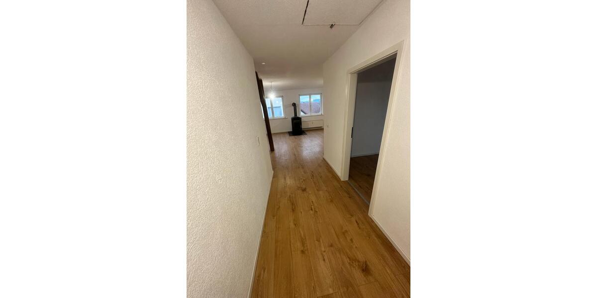 Dachgeschoßwohnung Lahr (Schwarzwald) - 3.5 Zimmer, 70 m&sup2;, 850&euro; | Angebot:26507784