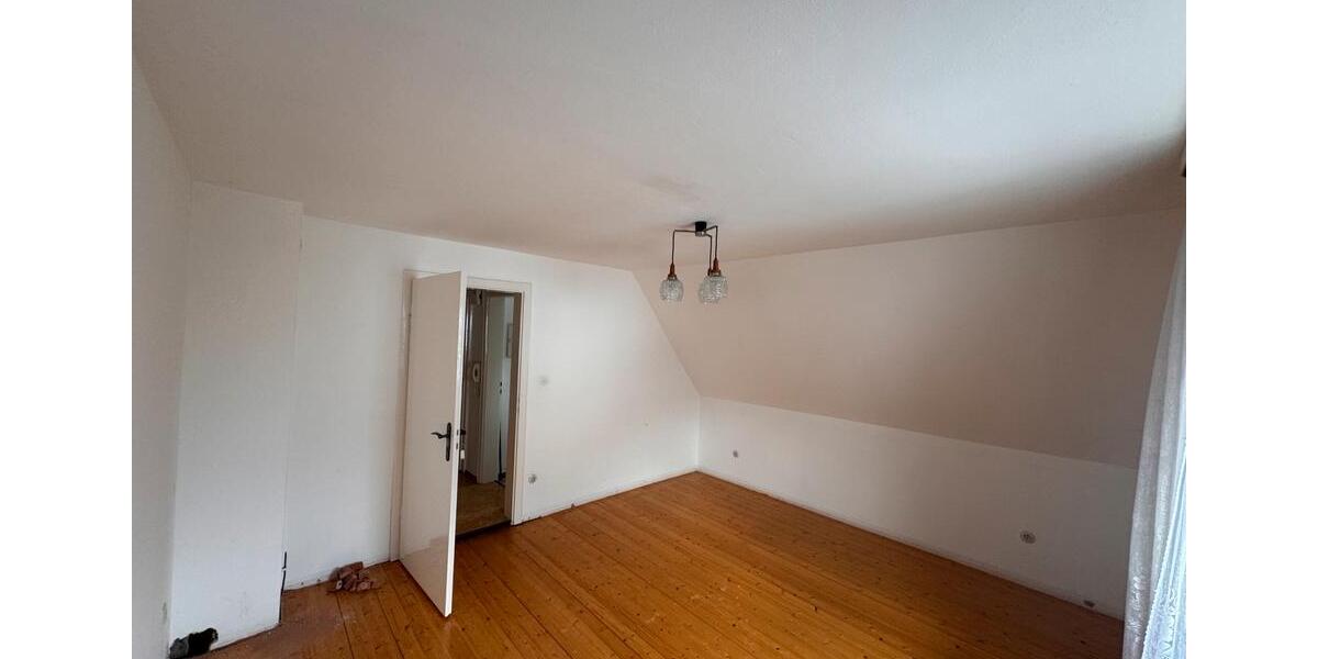 Dachgeschoßwohnung Rottenburg an der Laaber - 3 Zimmer, 103 m&sup2;, 800&euro; | Angebot:26019906