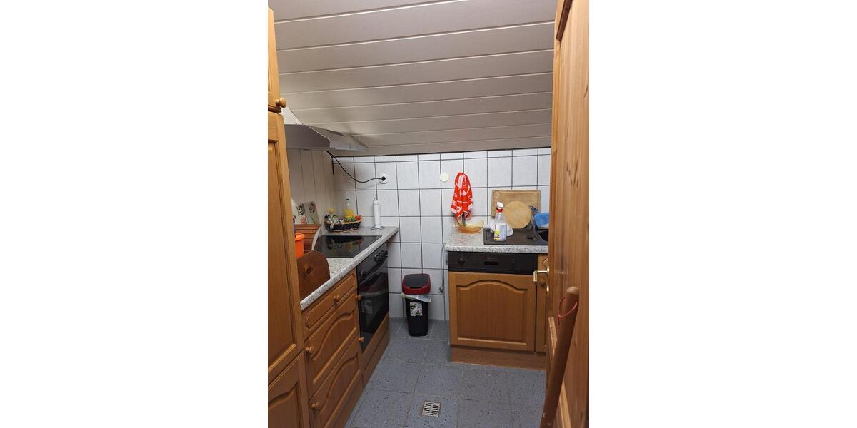 Zimmer zu vermieten, monats- oder tageweise für 16 Euro, alles in 1 zimmer