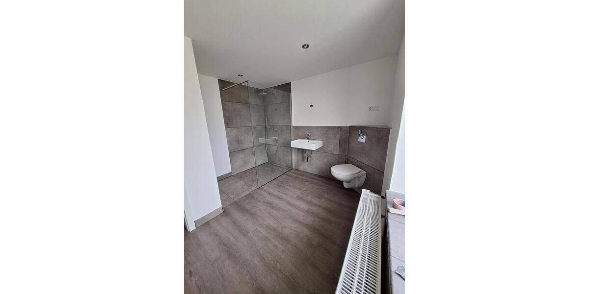 Etagenwohnung Großlittgen - 6 Zimmer, 160 m&sup2;, 1.300&euro; | Angebot:25638113