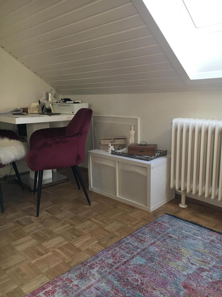 3-Zimmer DG-Wohnung in Döhren zum 01.12.25 zimmer