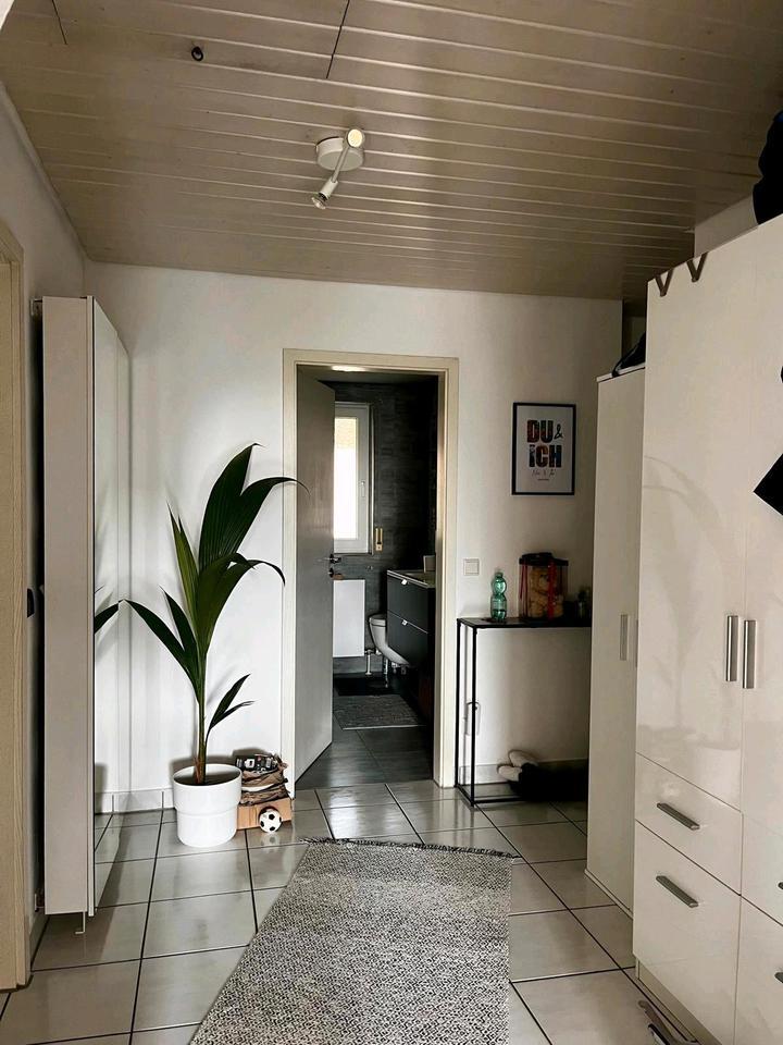 Schwaigern Mietwohnung DG 86qm 850 Kaltmiete + 350 NK zimmer