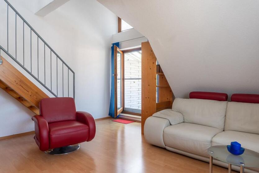 3-Zimmer-Maisonette-Wohnung mit TV, Wlan, Küche mit Essplatz, Galerie, BadWc, Waschmaschine, Parkplatz und Balkon