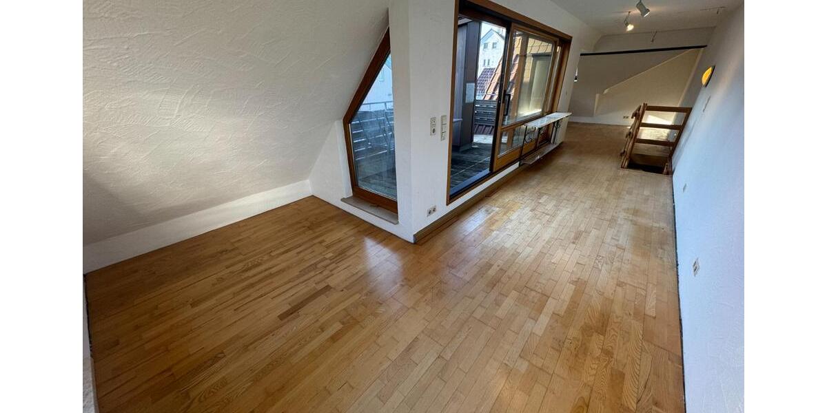 Doppelhaushälfte Stuttgart Luginsland - 4 Zimmer, 112 m&sup2;, 1.560&euro; | Angebot:25080214