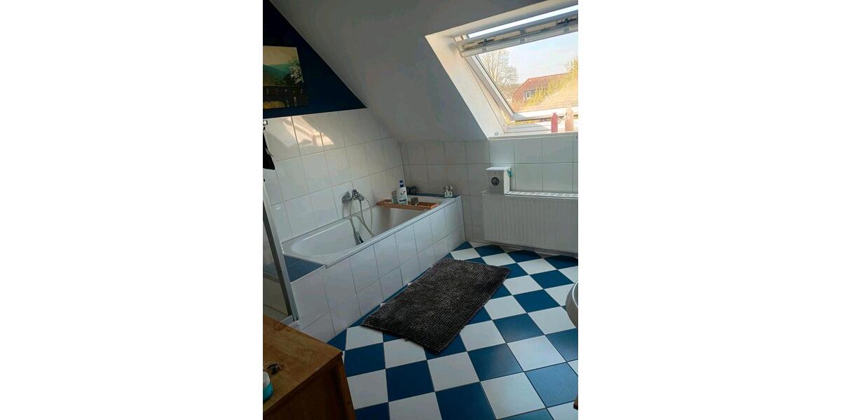 Dachgeschoßwohnung Bergen - 4 Zimmer, 120 m&sup2;, 1.050&euro; | Angebot:26470045