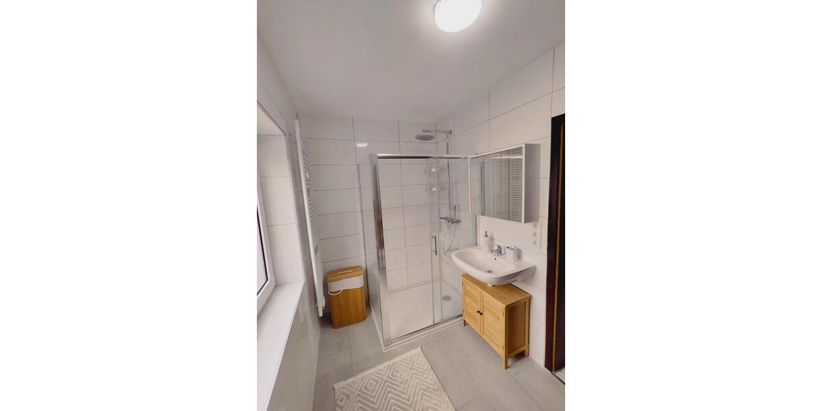 Wohnen auf Zeit Bielefeld Heepen - 7 Zimmer, 168 m&sup2;, 70&euro; | Angebot:26684524
