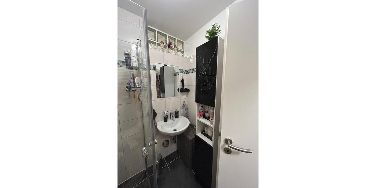 Hochparterre Würzburg Heuchelhof - 1 Zimmer, 32 m&sup2;, 555&euro; | Angebot:26277320