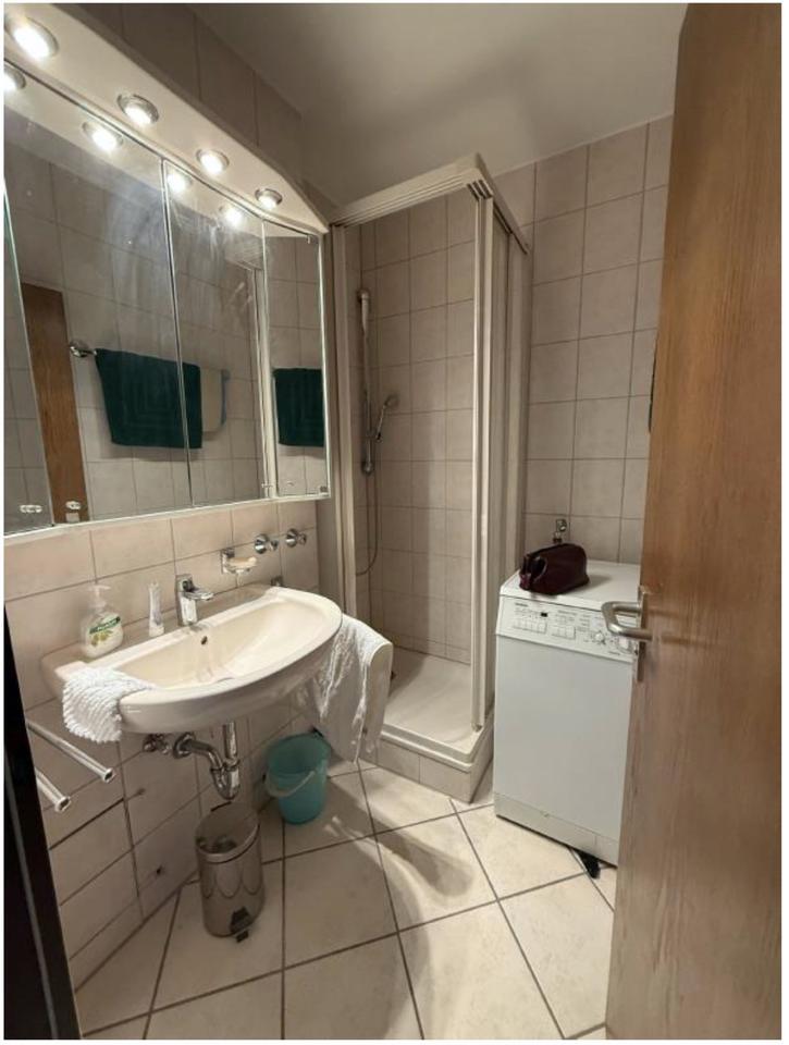 3-Zimmer-Küche-Bad im Apartmenthaus mit Balkon, Kfz-Stellplatz, S