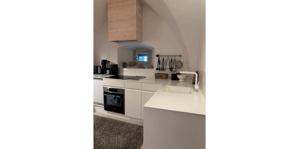 Dachgeschoßwohnung Straubing - 1 Zimmer, 106 m&sup2;, 1.600&euro; | Angebot:26252427