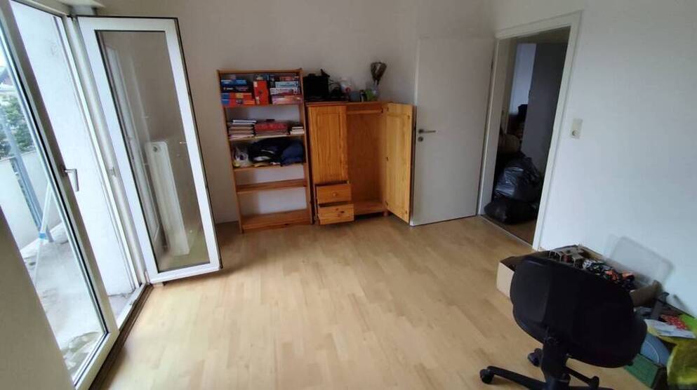 großzügige 3-Zimmer-Küche-Bad mit großem Balkon und Kaminofen