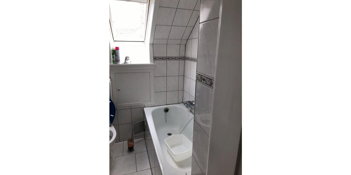 Dachgeschoßwohnung Heiligenhaus - 2 Zimmer, 48 m&sup2;, 350&euro; | Angebot:25102685