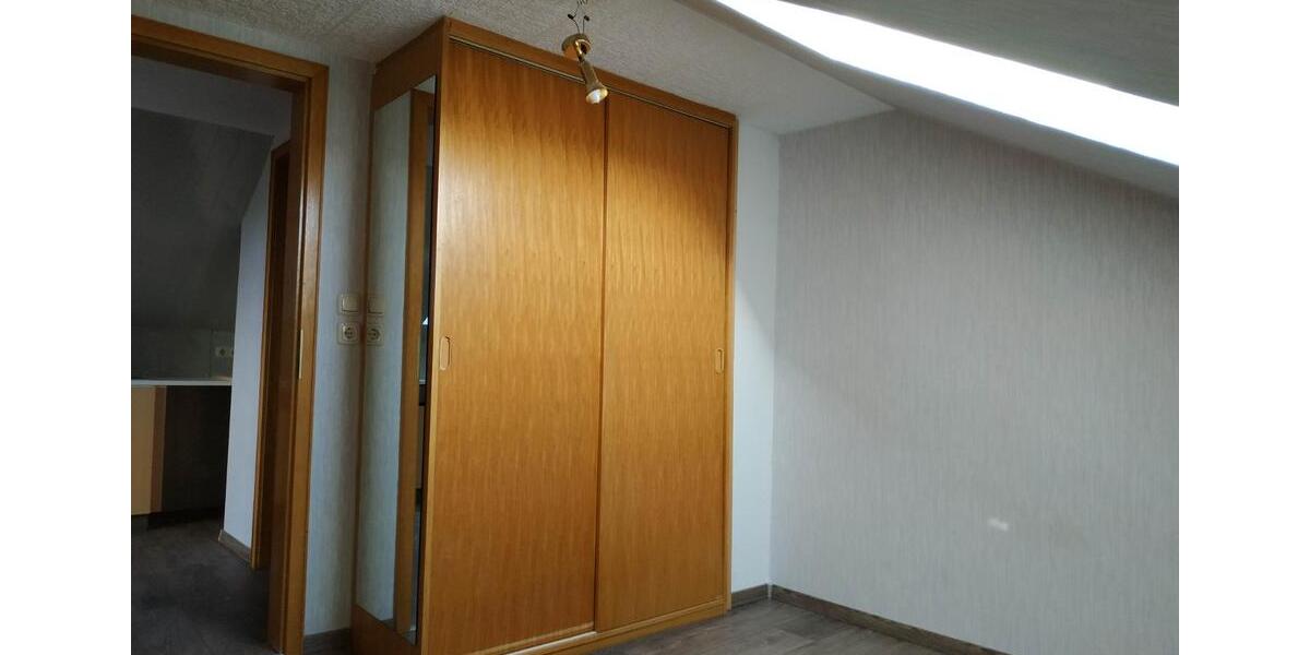 Dachgeschoßwohnung Hofheim in Unterfranken - 3 Zimmer, 47 m&sup2;, 385&euro; | Angebot:25752499