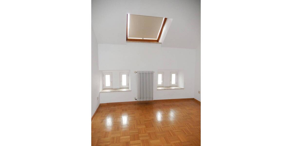 Trier Innenstadt 3 ZKB 86,64 qm, Balkon DG 2. OG o. Fahrstuhl, ruhig, nur mit Wohnberechtigungsschein 3 zimmer