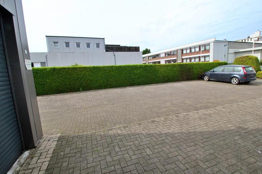 Hastedt ** Bürofläche ** gepflegt und ruhig - mit einem KFZ-Stellplatz