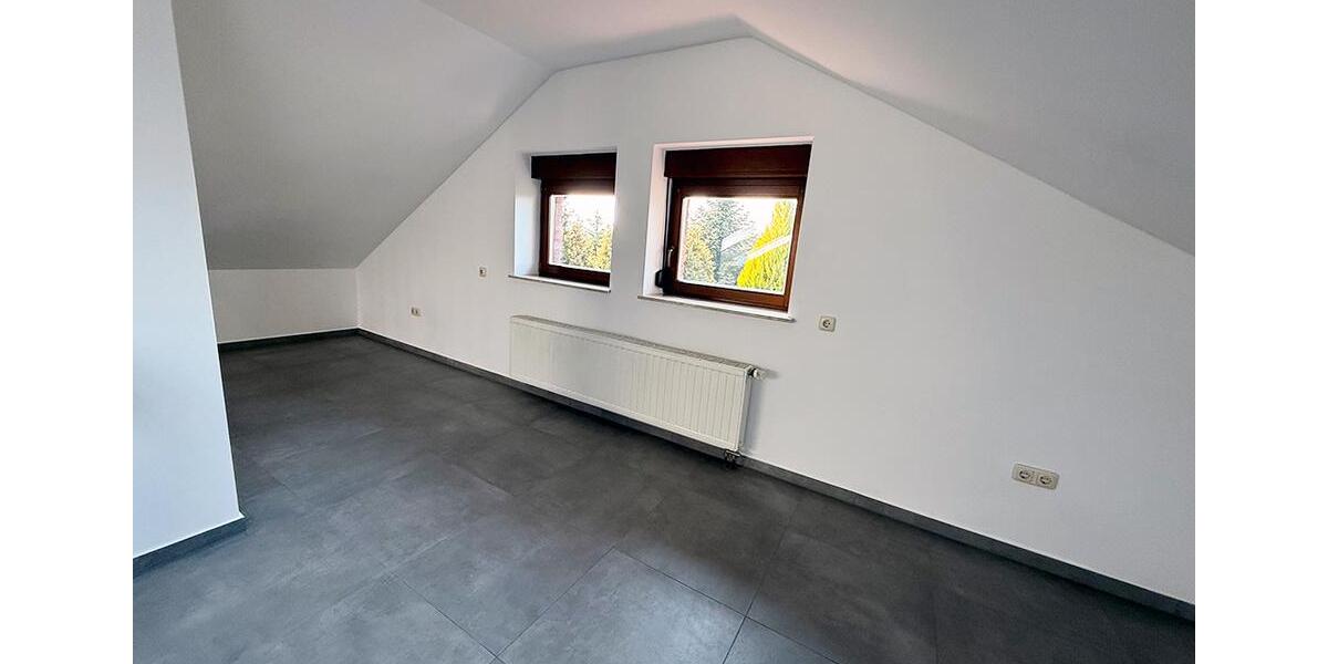 Dachgeschoßwohnung Issum - 5 Zimmer, 140 m&sup2;, 1.150&euro; | Angebot:26249906