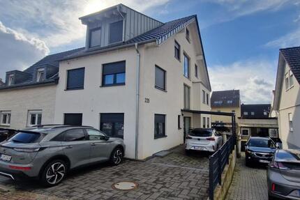 Traum 4 Zimmer Souterrainwohnung mit Garten und Stellplätze 4 zimmer