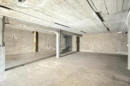 Geräumige Lager, oder Hobbyflächen in zentraler Lage auf dem Lindenhof zimmer