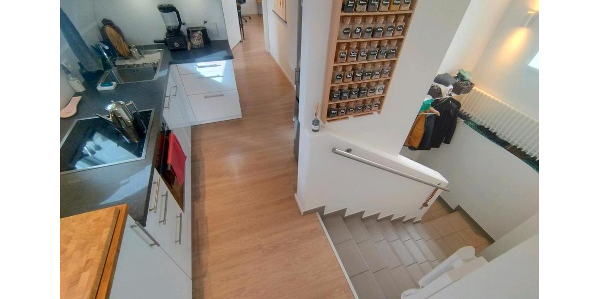 Dachgeschoßwohnung Hannover - 2 Zimmer, 71 m&sup2;, 1.200&euro; | Angebot:25256934