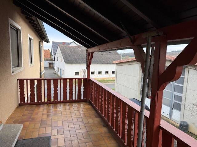 Einfamilienhaus Volkach Eichfeld - 6 Zimmer, 160 m&sup2;, 1.500&euro; | Angebot:26273088