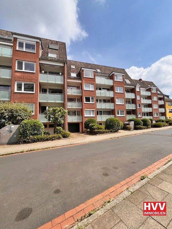 HVV Immobilien: Moderne, super ausgestattete 1,5 Zimmer-ObergeschossWohnung mit Balkon in zentral gelegener Lage zu vermieten!
