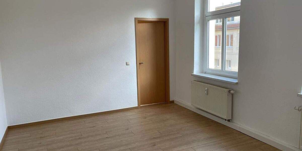 Etagenwohnung Roßwein - 3 Zimmer, 70 m&sup2;, 385&euro; | Angebot:25999174