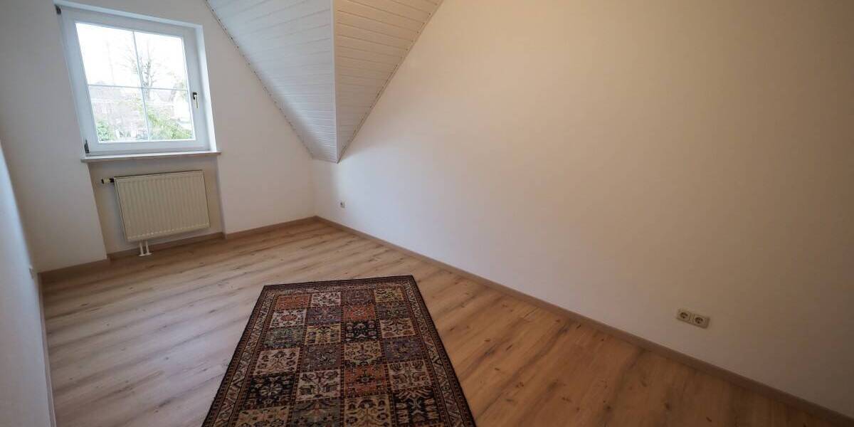 Reihenmittelhaus München Aubing-Lochhausen-Langwied - 4 Zimmer, 120 m&sup2;, 2.280&euro; | Angebot:26117909