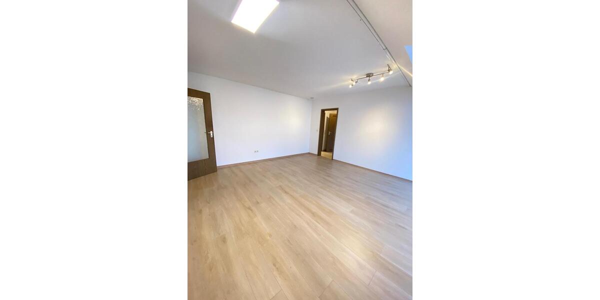 Dachgeschoßwohnung Bayreuth City - 2 Zimmer, 62 m&sup2;, 680&euro; | Angebot:25053283