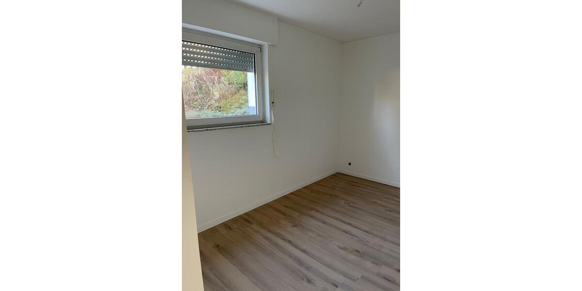 Erdgeschoßwohnung Iserlohn Sümmern - 3 Zimmer, 73 m&sup2;, 990&euro; | Angebot:24294342