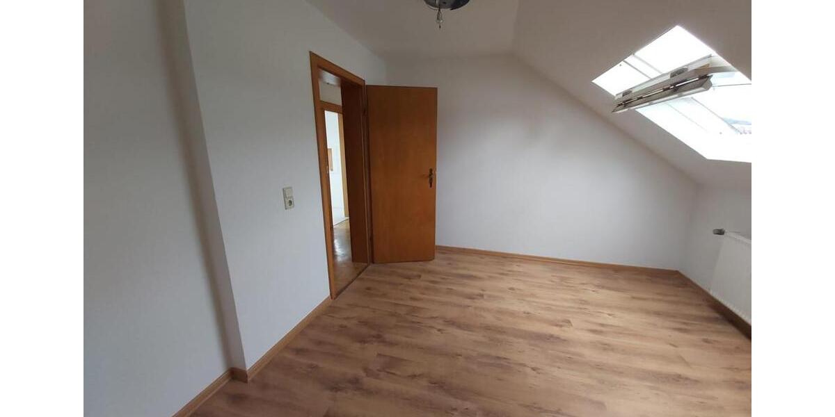 Dachgeschoßwohnung Wuppertal Gemarkung Langerfeld - 2 Zimmer, 60 m&sup2;, 450&euro; | Angebot:26026065