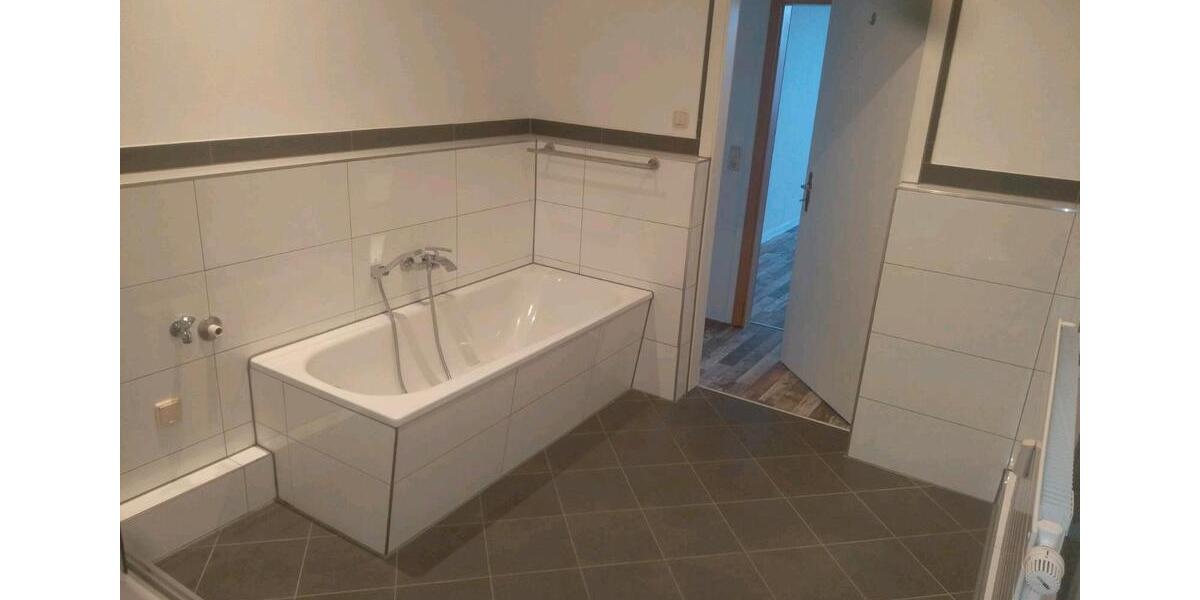 Erdgeschoßwohnung Tribsees - 3 Zimmer, 122 m&sup2;, 980&euro; | Angebot:23327455