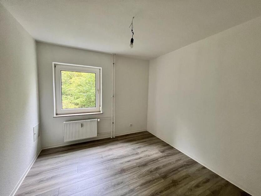 Geschmackvoll SANIERTE ERDGESCHOSSWOHNUNG mit flexiblem Grundriss und BALKON!! zimmer