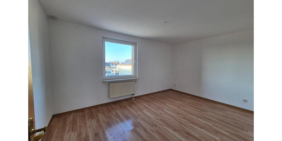 Etagenwohnung Allstedt - 3 Zimmer, 82 m&sup2;, 533&euro; | Angebot:24214331