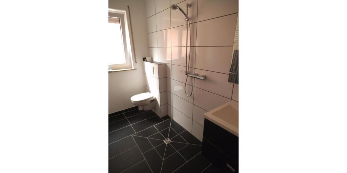 Wohnen auf Zeit Göppingen - 14 Zimmer, 98 m&sup2;, 460&euro; | Angebot:25720834