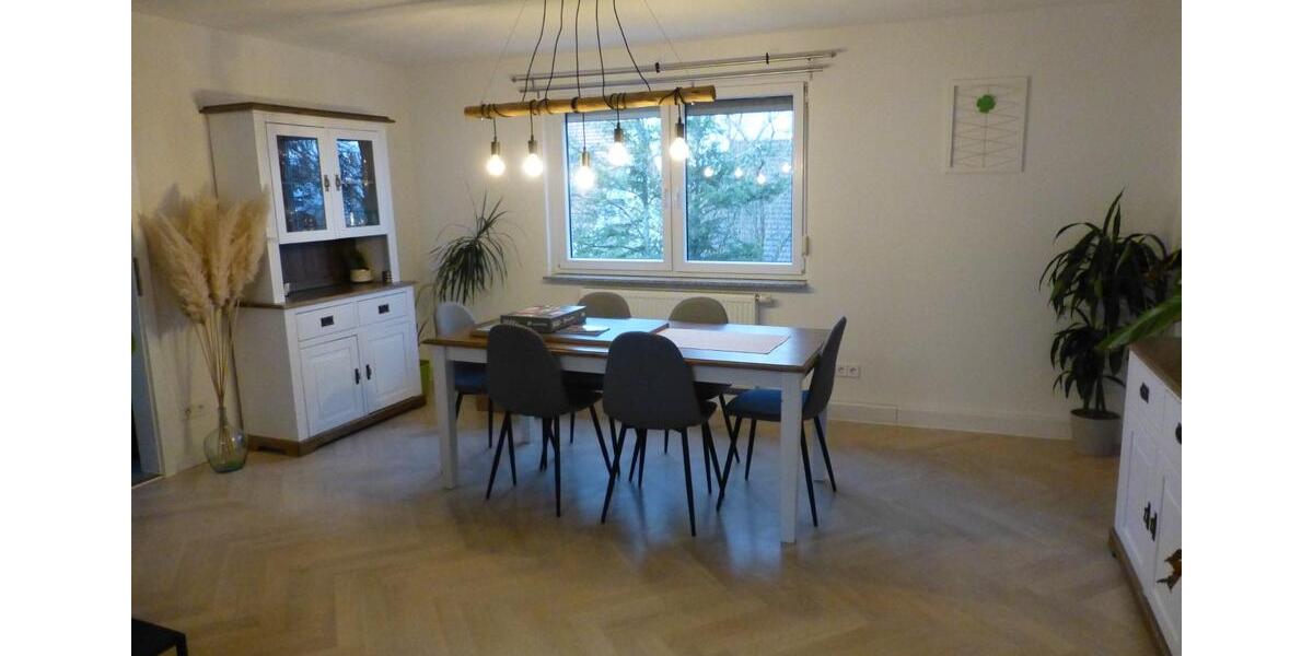 Wohnung mit großem Balkon, EBK, Gartenzugang 3 zimmer