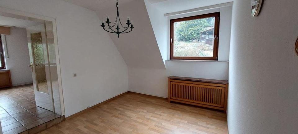 Dachgeschoßwohnung Bielefeld Gadderbaum - 3 Zimmer, 75 m&sup2;, 375&euro; | Angebot:25231617