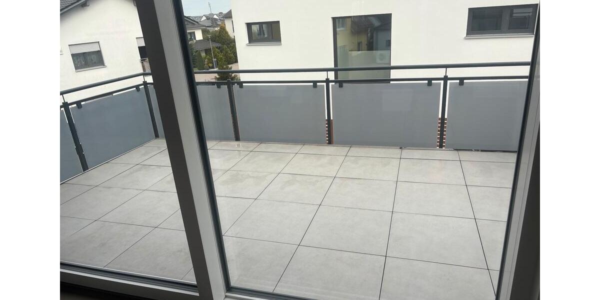 Etagenwohnung Köfering - 4 Zimmer, 140 m&sup2;, 1.700&euro; | Angebot:26534466