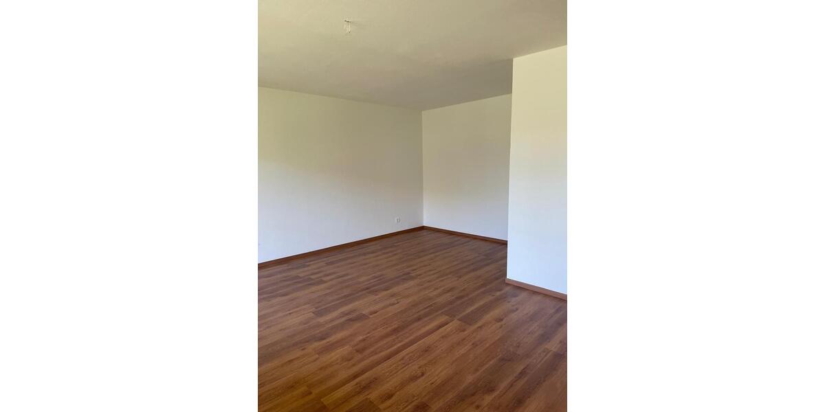 Helle Wohnung zu vermieten , 84m2, Schwarzhofen 2 zimmer