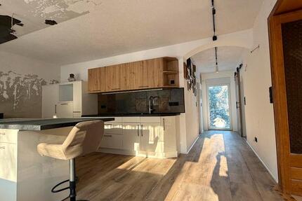 Kernsanierte, großzügige 2-Zimmer Wohnung im Grünen 2 zimmer