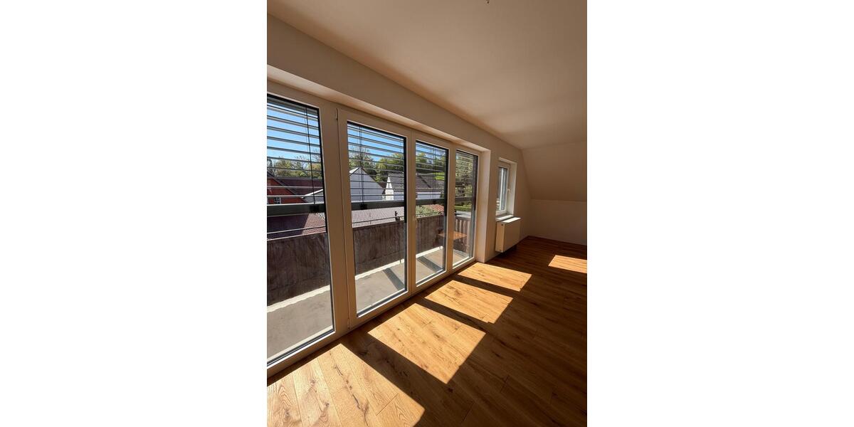 Dachgeschoßwohnung Meißner - 4 Zimmer, 97 m&sup2;, 780&euro; | Angebot:26348423