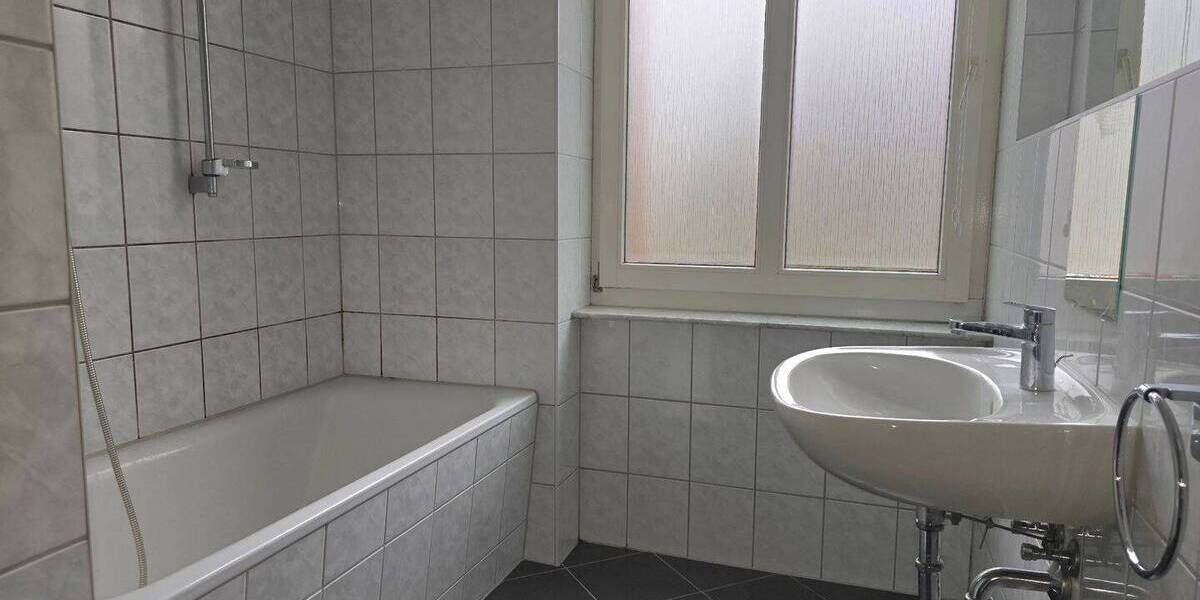 Etagenwohnung Eisenach - 3 Zimmer, 98 m&sup2;, 720&euro; | Angebot:26673952