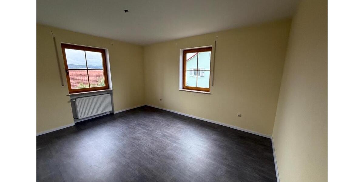 Erdgeschoßwohnung Bad Neualbenreuth - 2 Zimmer, 55 m&sup2;, 400&euro; | Angebot:24773521