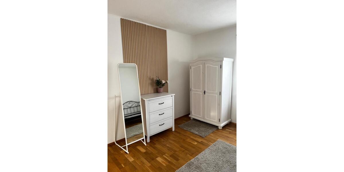 Wohnen auf Zeit Villingen-Schwenningen Schwenningen - 5 Zimmer, 16 m&sup2;, 380&euro; | Angebot:26257836