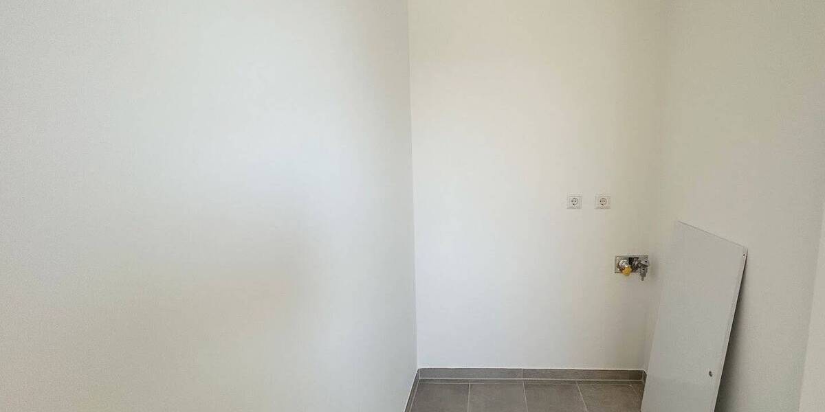 Etagenwohnung Stuttgart Untertürkheim - 3 Zimmer, 118 m&sup2;, 2.190&euro; | Angebot:23533429