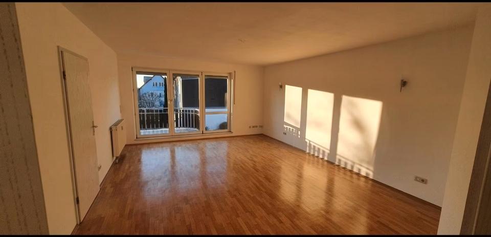 Etagenwohnung Hofheim am Taunus - 3 Zimmer, 89 m&sup2;, 1.200&euro; | Angebot:26484189