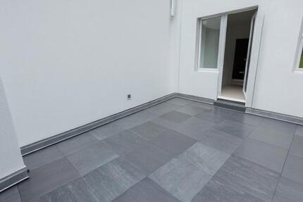 Moderne, kernsanierte 1,5-Zimmer-Wohnung mit großer Dachterrasse & Blick auf die Genovevaburg zimmer