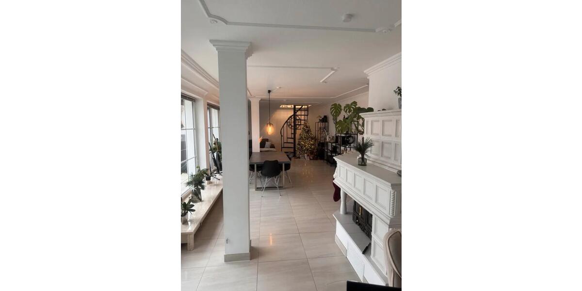 Dachgeschoßwohnung Bayreuth Meyernberg - 5 Zimmer, 160 m&sup2;, 2.097&euro; | Angebot:26563231