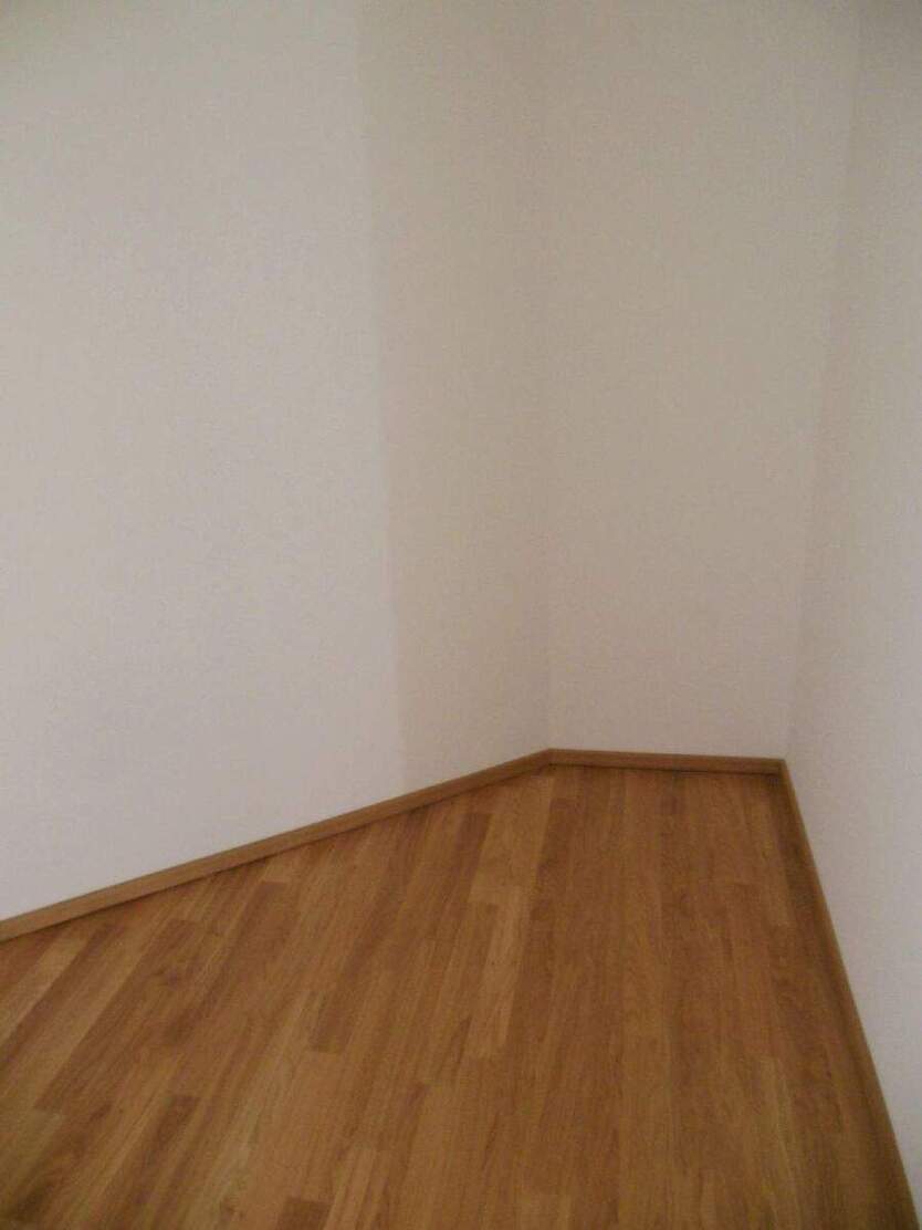 ZentrumOst - Tolle 2-Zi.-Whg., 2 Balkone, ParkettFuBoHeizg. und Lift! 2 zimmer