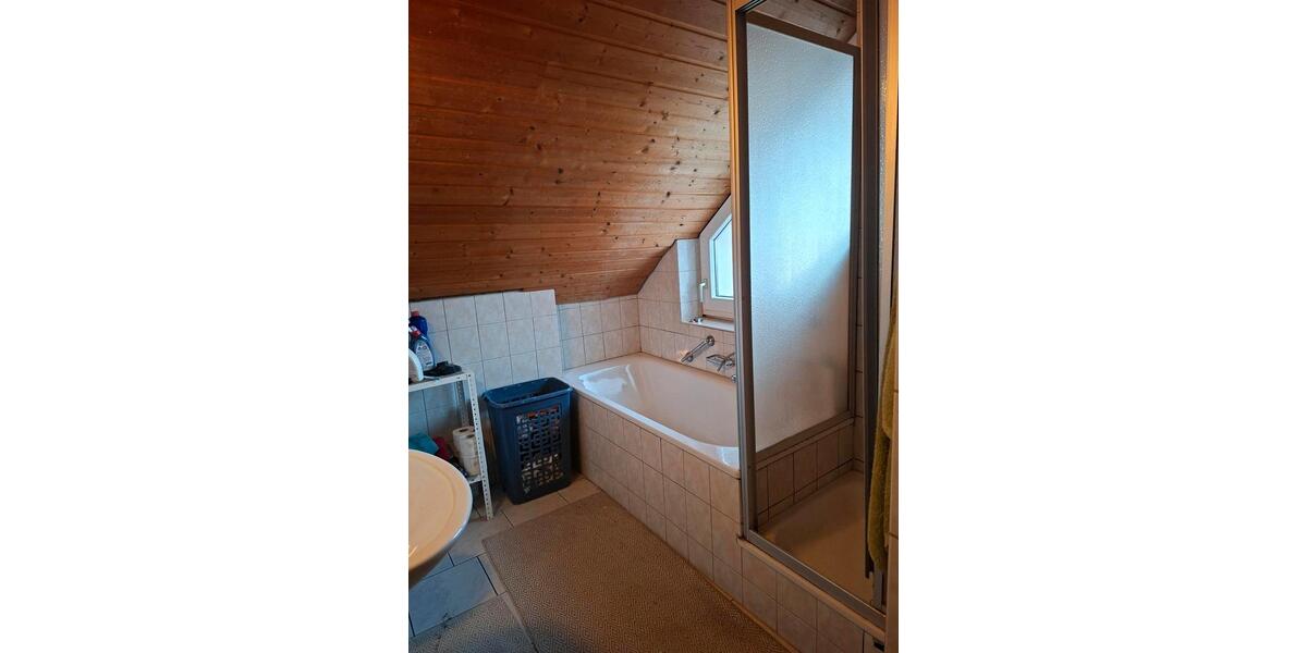 Dachgeschoßwohnung Blumberg - 4 Zimmer, 95 m&sup2;, 600&euro; | Angebot:26462122