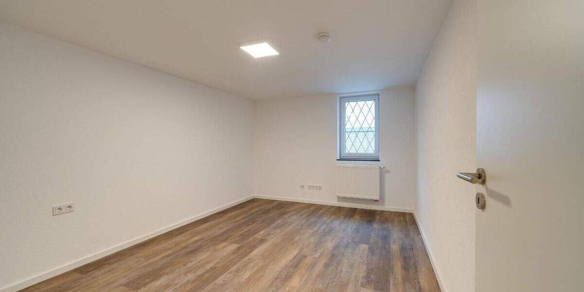Etagenwohnung Grafenrheinfeld - 4 Zimmer, 132 m&sup2;, 1.195&euro; | Angebot:24407770
