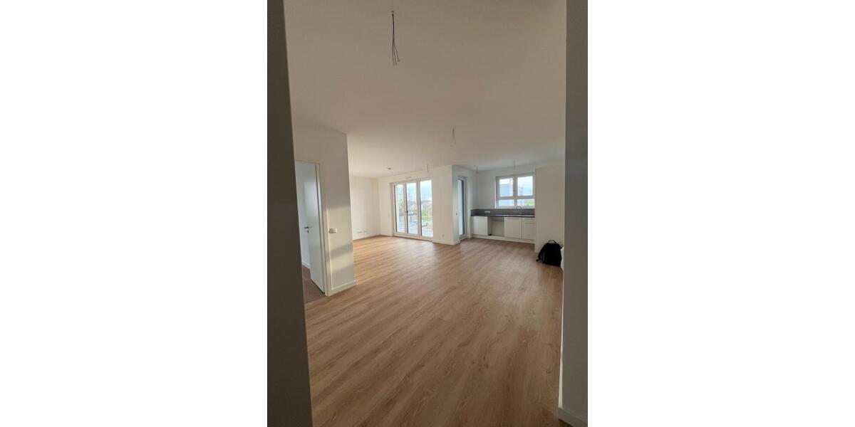 Etagenwohnung Nauen - 3 Zimmer, 80 m&sup2;, 1.095&euro; | Angebot:25876575